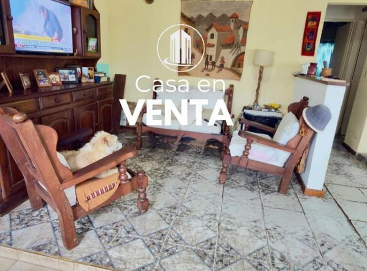 Casa · 100m² · 5 Ambientes · 2 Cocheras