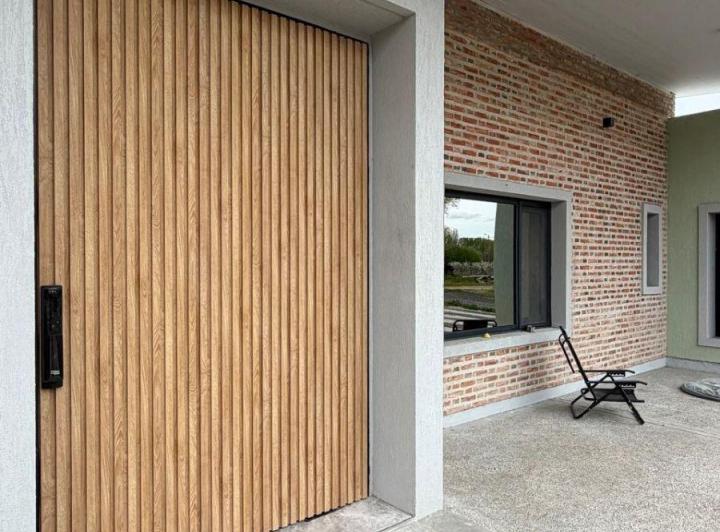 Casa · 300m² · 4 Ambientes · 2 Cocheras