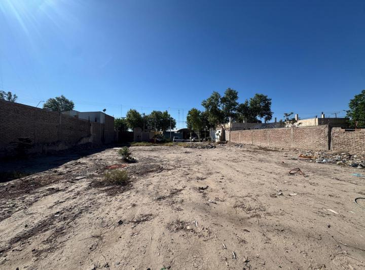 Terreno · 2200m²