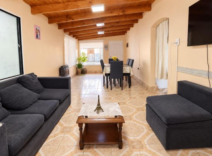 Casa · 176m² · 5 Ambientes · 1 Cochera