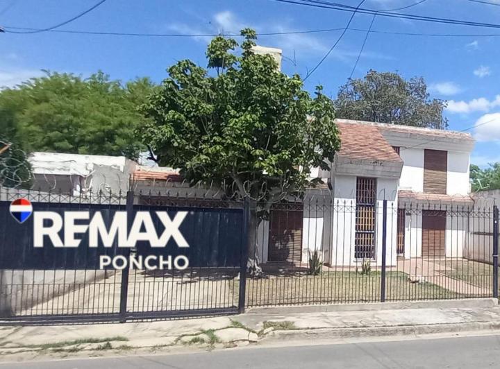 Casa · 90m² · 4 Ambientes · 3 Cocheras