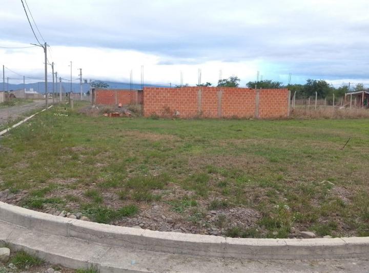 Terreno · 300m²