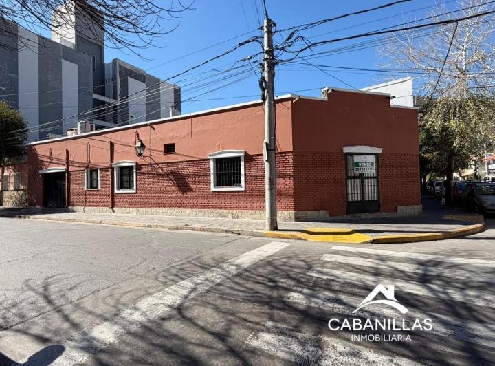 Casa · 153m² · 8 Ambientes