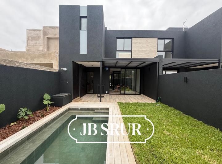 Casa · 179m² · 5 Ambientes · 2 Cocheras