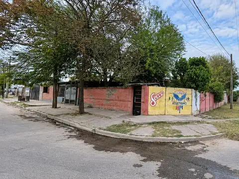 Casa esquina a remodelar en calle güemes