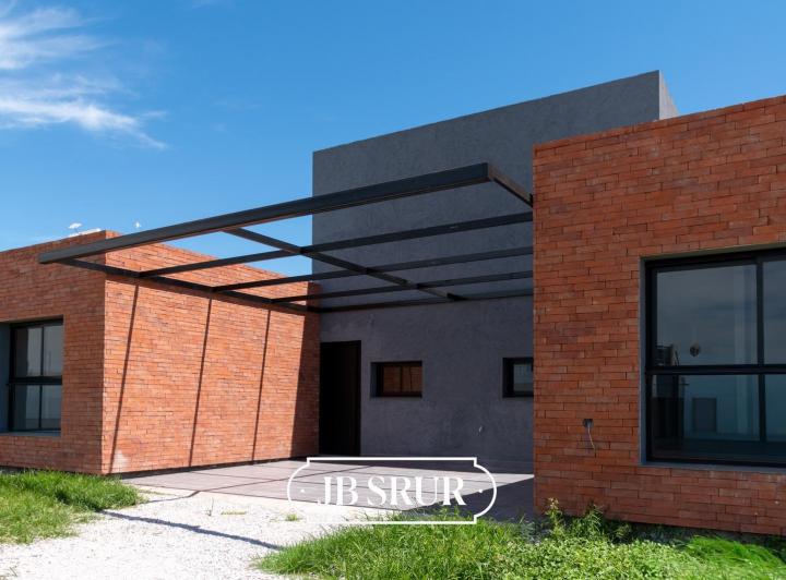 Casa · 70m² · 3 Ambientes · 1 Cochera