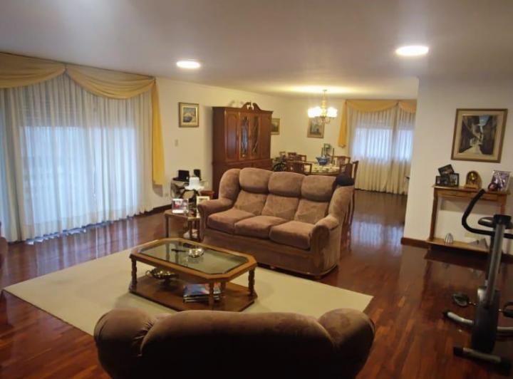 Departamento · 200m² · 8 Ambientes · 2 Cocheras