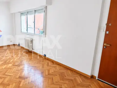 Departamento en pleno centro con patio