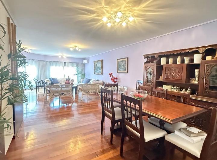 Departamento · 200m² · 6 Ambientes · 1 Cochera