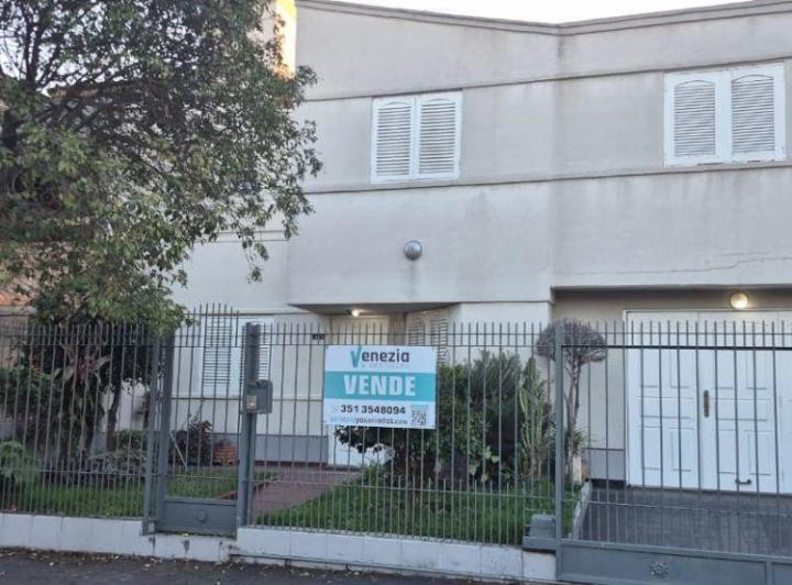 Casa · 150m² · 4 Ambientes · 1 Cochera