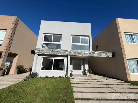Casa en Alquiler en Bella Vista, Partido de San Miguel