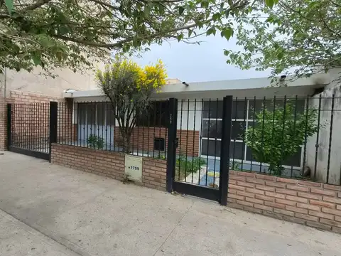 Venta casa barrio ampyya