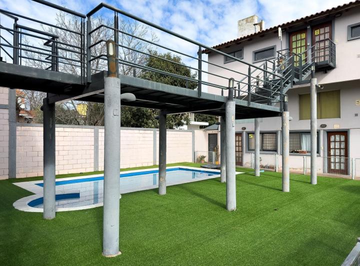 Casa · 499m² · 9 Ambientes · 6 Cocheras