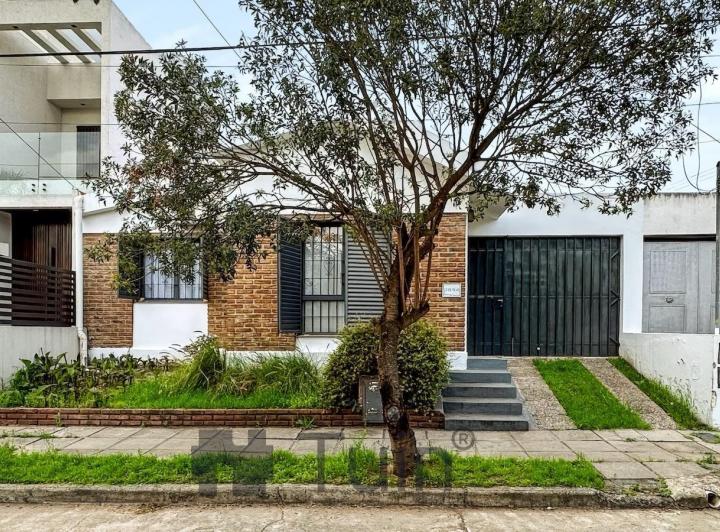 Casa · 74m² · 2 Dormitorios · 1 Cochera