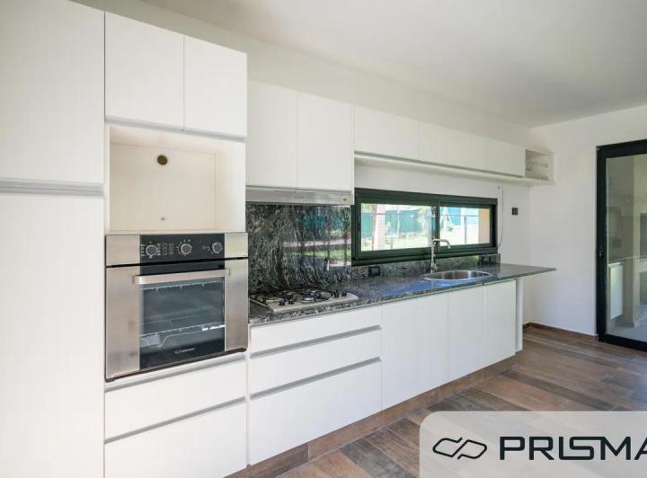 Casa · 140m² · 7 Ambientes · 2 Cocheras
