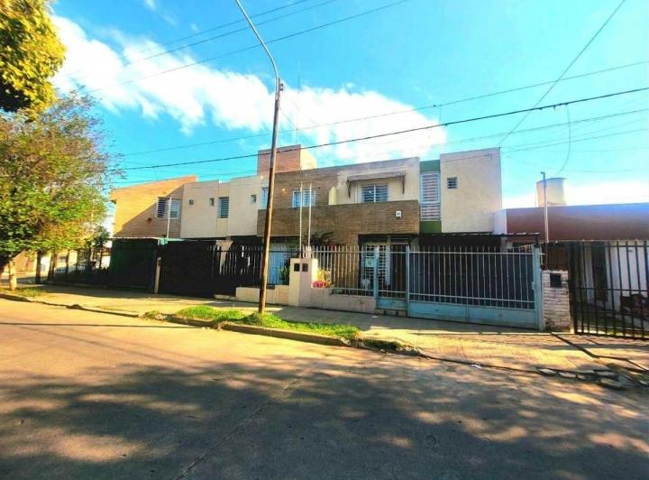 Casa · 110m² · 4 Ambientes · 1 Cochera