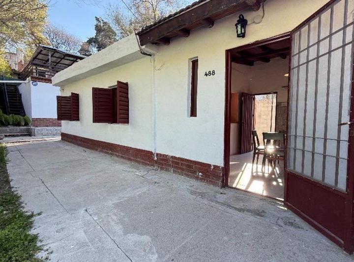 Casa · 93m² · 6 Ambientes · 2 Cocheras