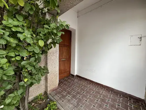 Casa en venta macrocentro españa al 1600 tres dormitorios