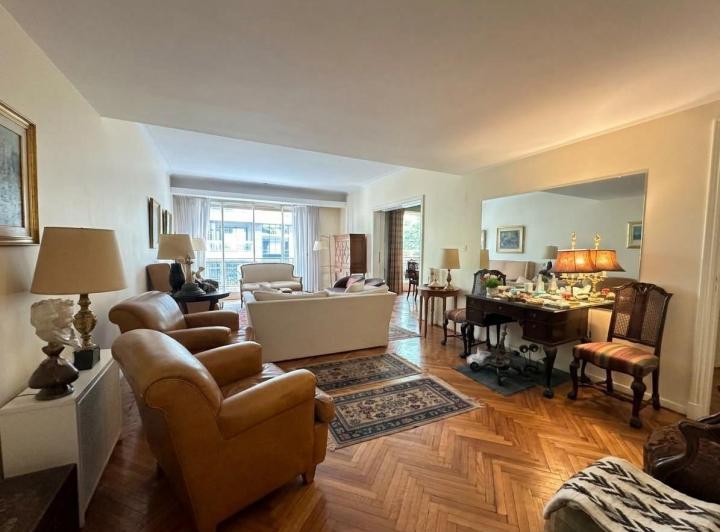 Departamento · 187m² · 5 Ambientes · 1 Cochera
