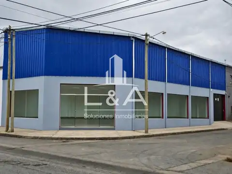 En alquiler galpón 280 m2 en esquina macrocentro
