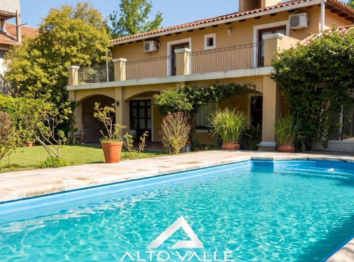 Casa · 600m² · 10 Ambientes
