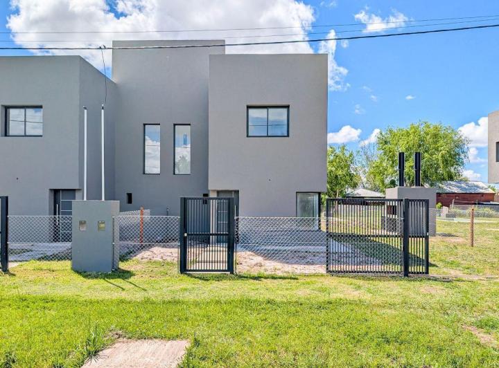 Casa · 108m² · 4 Ambientes · 1 Cochera