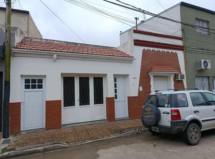 Casa · 70m² · 4 Ambientes · 1 Cochera