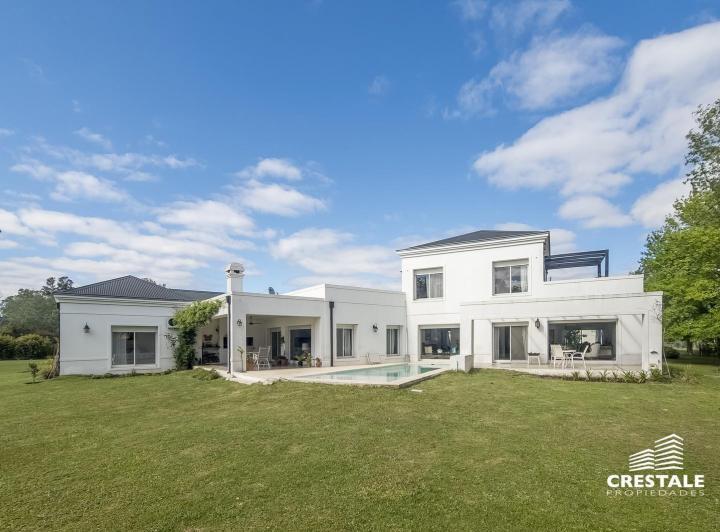 Casa · 412m² · 5 Ambientes · 2 Cocheras