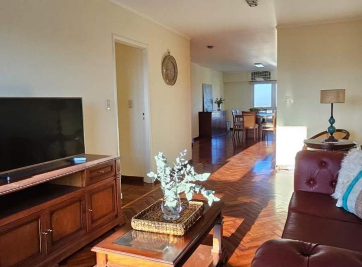 Departamento · 180m² · 7 Ambientes · 1 Cochera