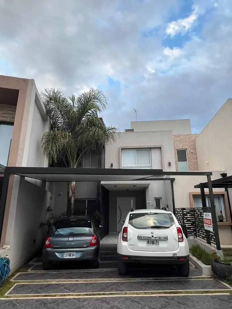 CASA EN VENTA CLAROS DEL BOSQUE
