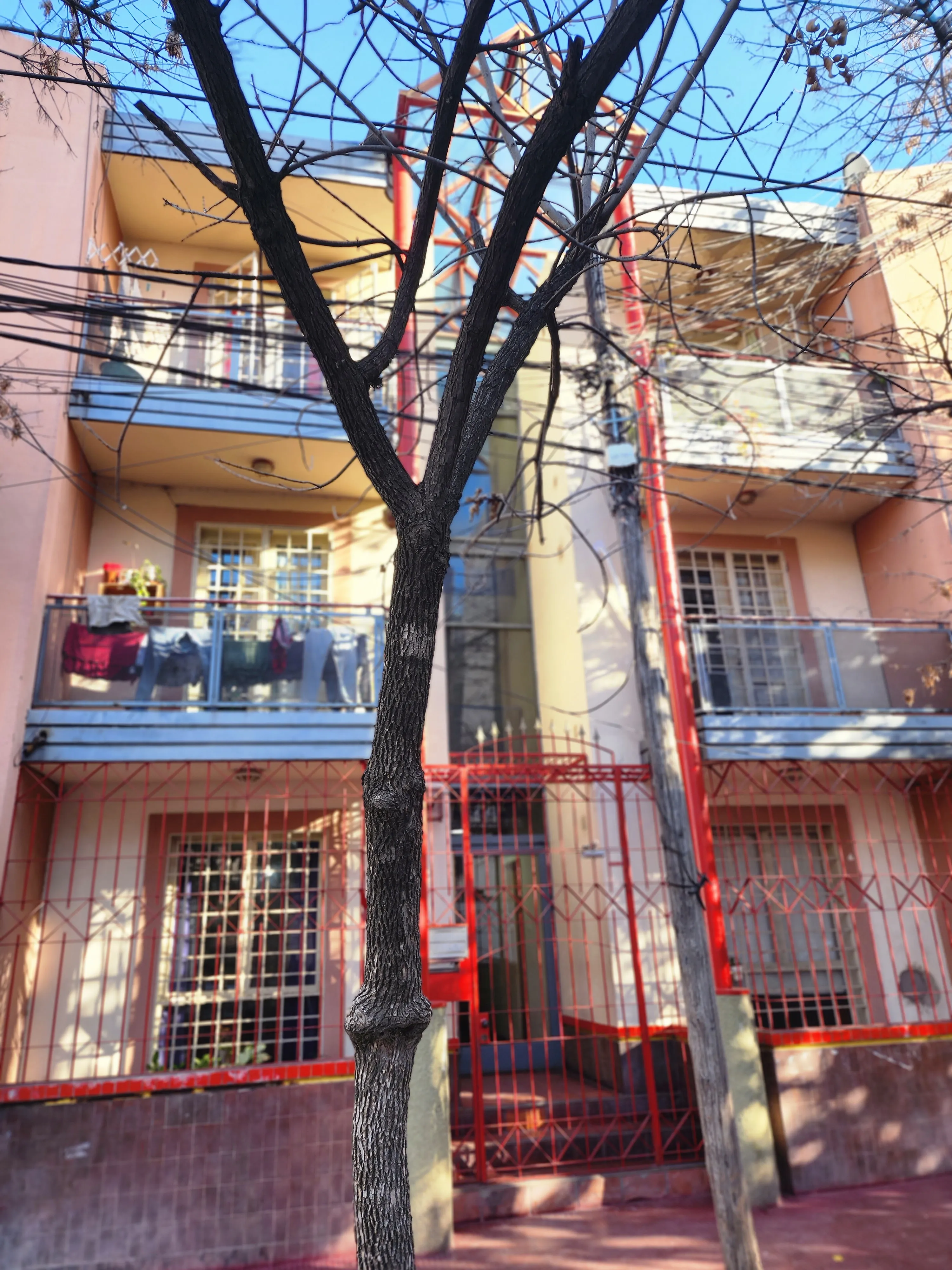 Barrio Observatorio. Muy próximo al Centro y Nueva Córdoba! Departamento 1 Dormitorio en VENTA. Estado impecable! Bajas expensas. Alquilado con excelente rentabilidad! Escritura, apto crédito.