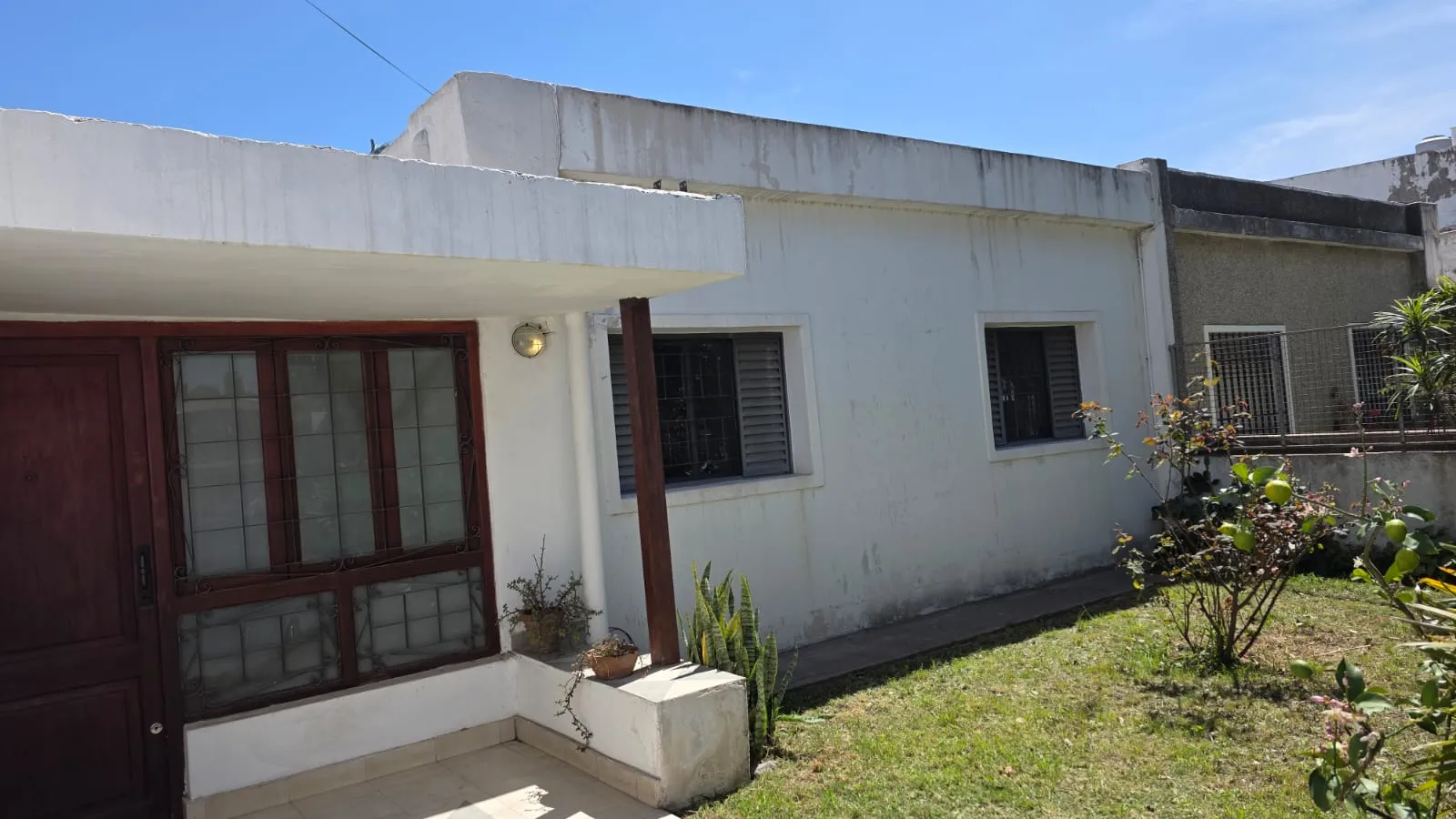 CASA EN VENTA Bª  LOS PARAISOS. 3 DORM. 1 BAÑO.COCHERA