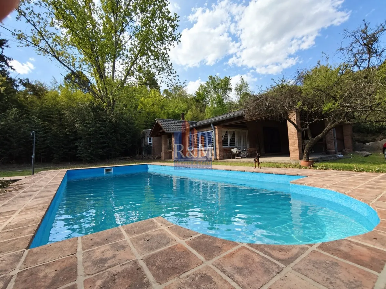SAN ANTONIO DE ARREDONDO: CASA CON AMPLIO TERRENO Y PILETA