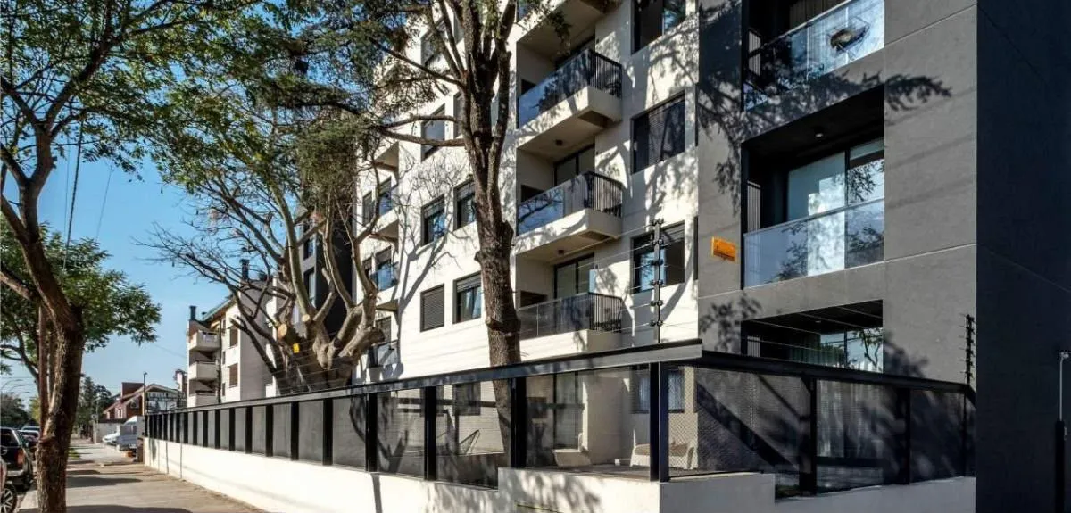 2 Dor con balcón, Housing con seguridad. Financiación.