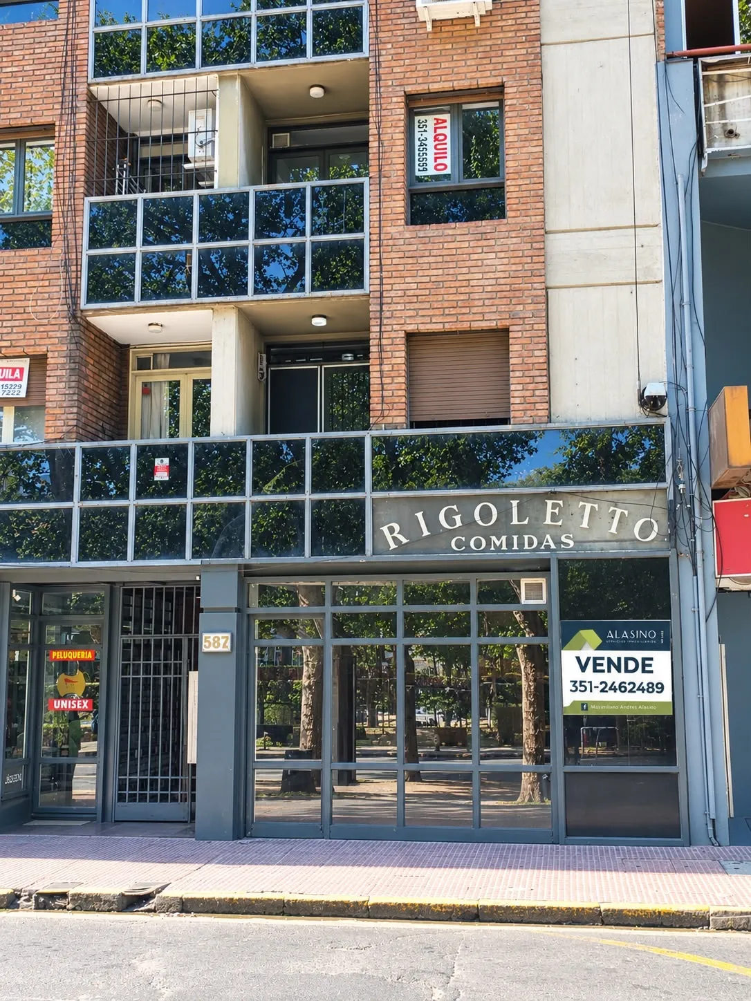 VENDO LOCAL DE 43 MTS2 CON ESCRITURA EN 27 DE ABRIL 582! U$D 93.000!