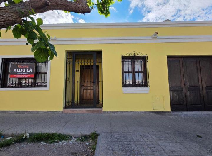 Casa · 120m² · 8 Ambientes · 1 Cochera