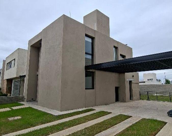 Casa · 184m² · 7 Ambientes · 2 Cocheras