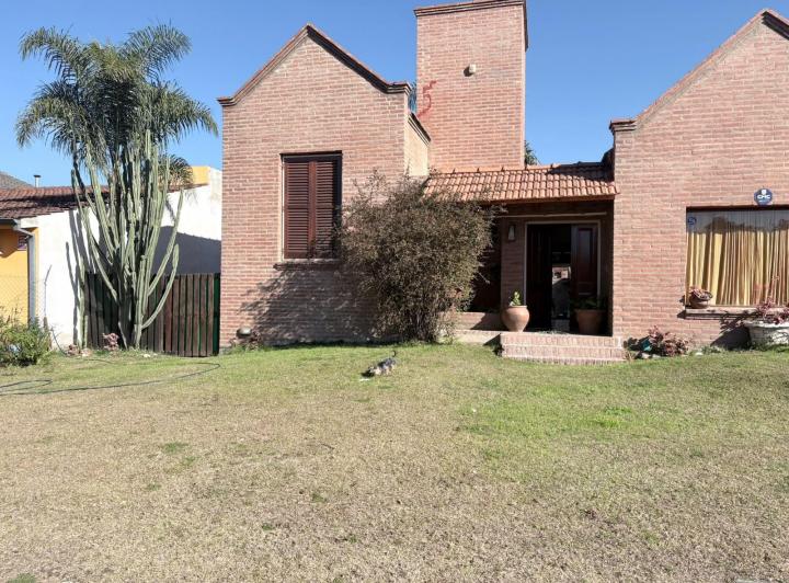 Casa · 250m² · 3 Dormitorios · 3 Cocheras