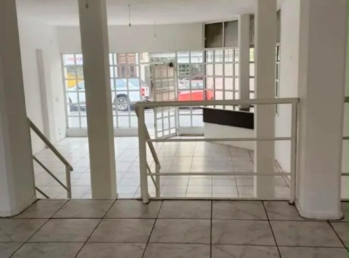 Local comercial · 164m²