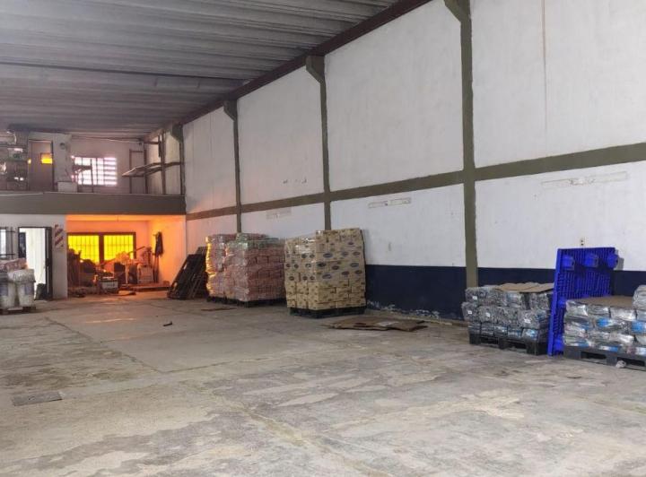 Depósito · 400m² · 3 Ambientes · 20 Cocheras