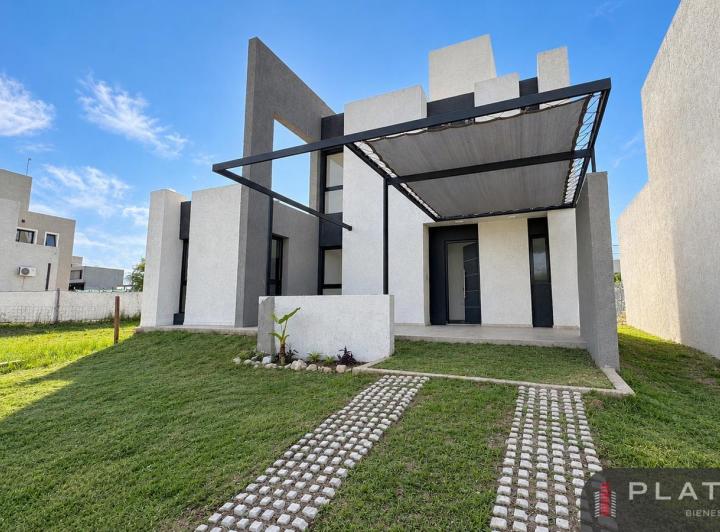 Casa · 130m² · 5 Ambientes · 1 Cochera