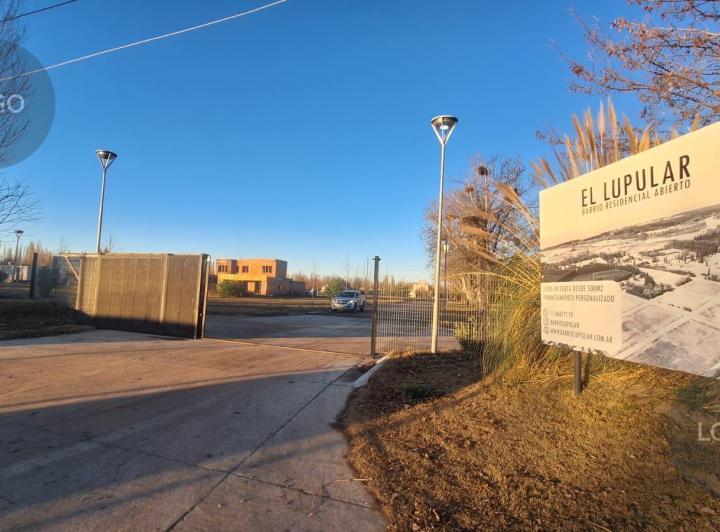 Terreno · 816m²