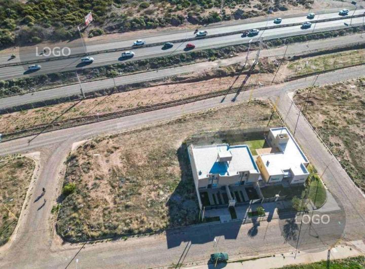 Terreno · 784m²