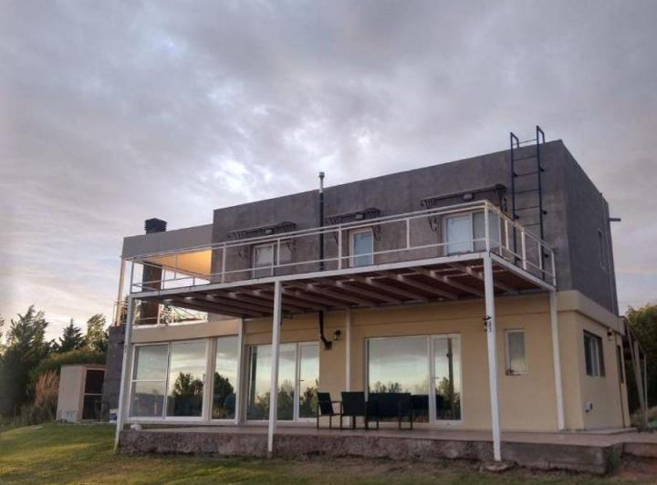 Casa · 1112m² · 2 Ambientes · 1 Cochera