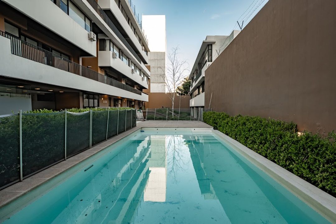 VENTA TRIPLEX A ESTRENAR EN ABASTO