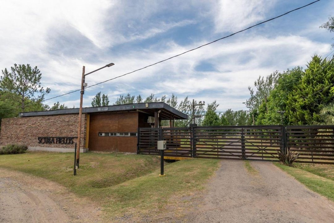 VENTA CASA 3 DORMITORIOS SCUBA FIELDS IBARLUCEA