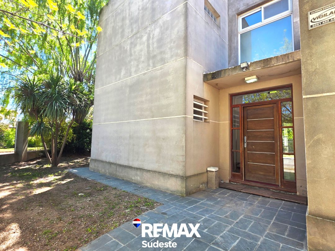 CASA EN VENTA CALLE LOS ADOBES. BAHIA BLANCA