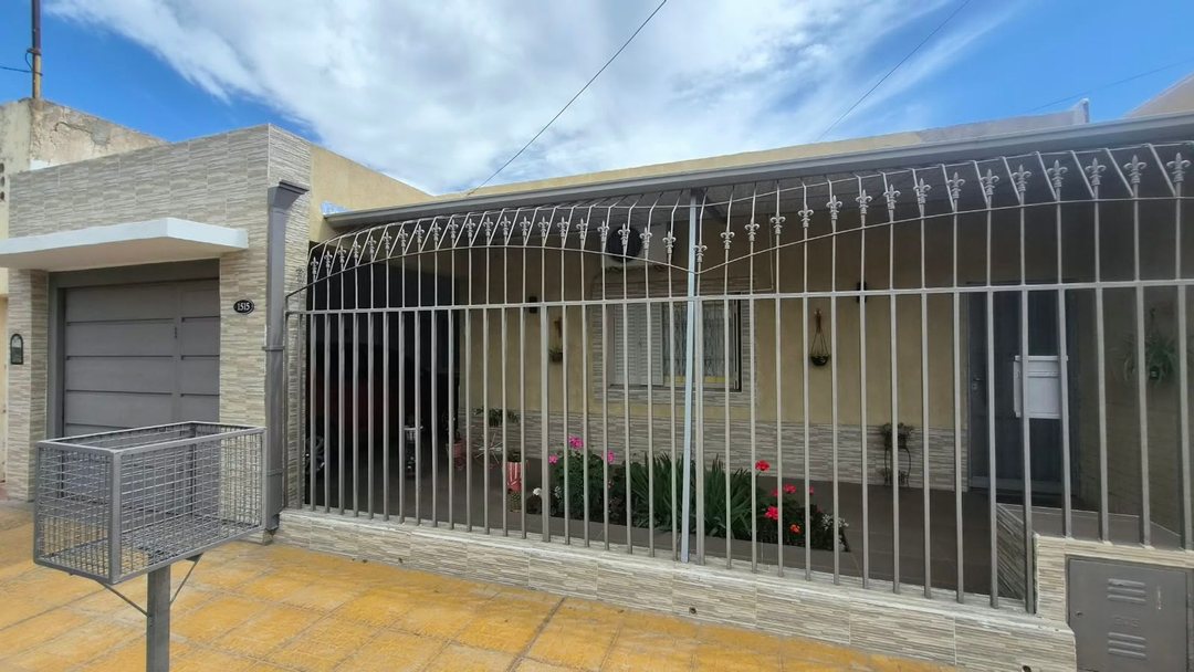 VENTA CASA AMPLIA RETAMAR 1515 - SAN LUIS