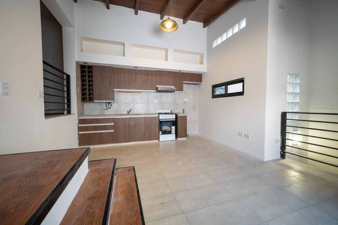 PH EN VENTA 1 DORMITORIO PLANTA ALTA PATIO CENTRO