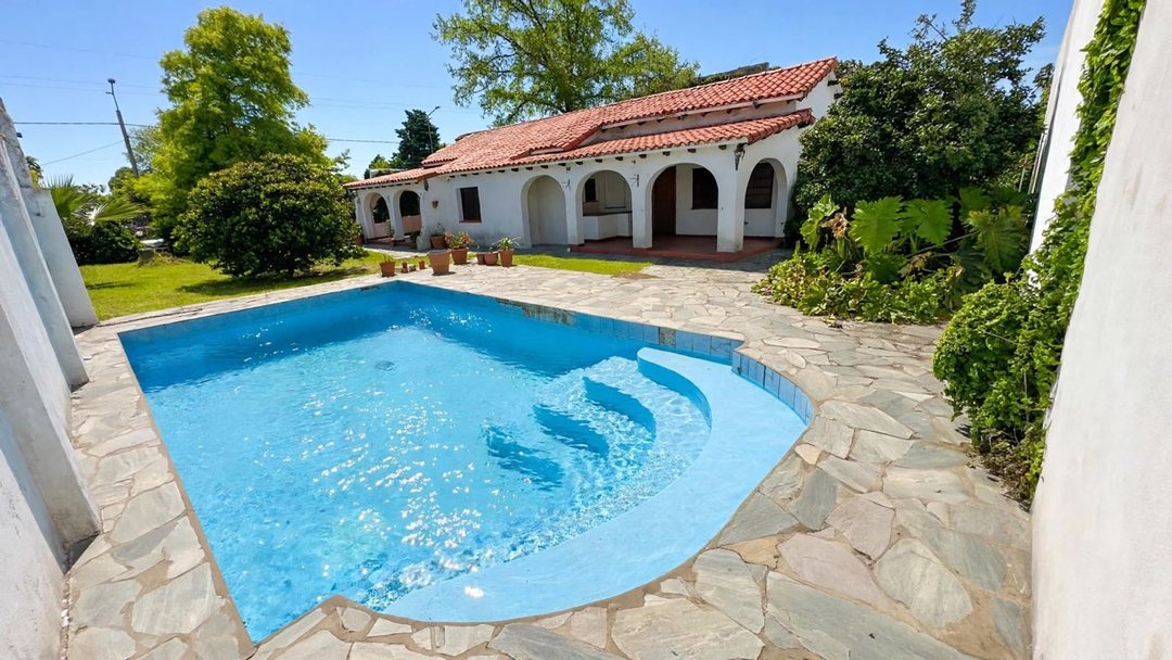 VENTA CHALET LA EMILIA 2 HAB PILETA 1187M2 TERREN0
